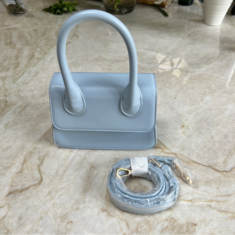 (SOLD) ABERCROMBIE & FITCH Micro Crossbody Bag - Picture 3 of 5
